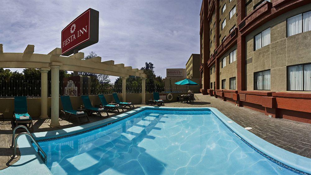 Fiesta Inn Guadalajara Expo Zapopan Exterior foto